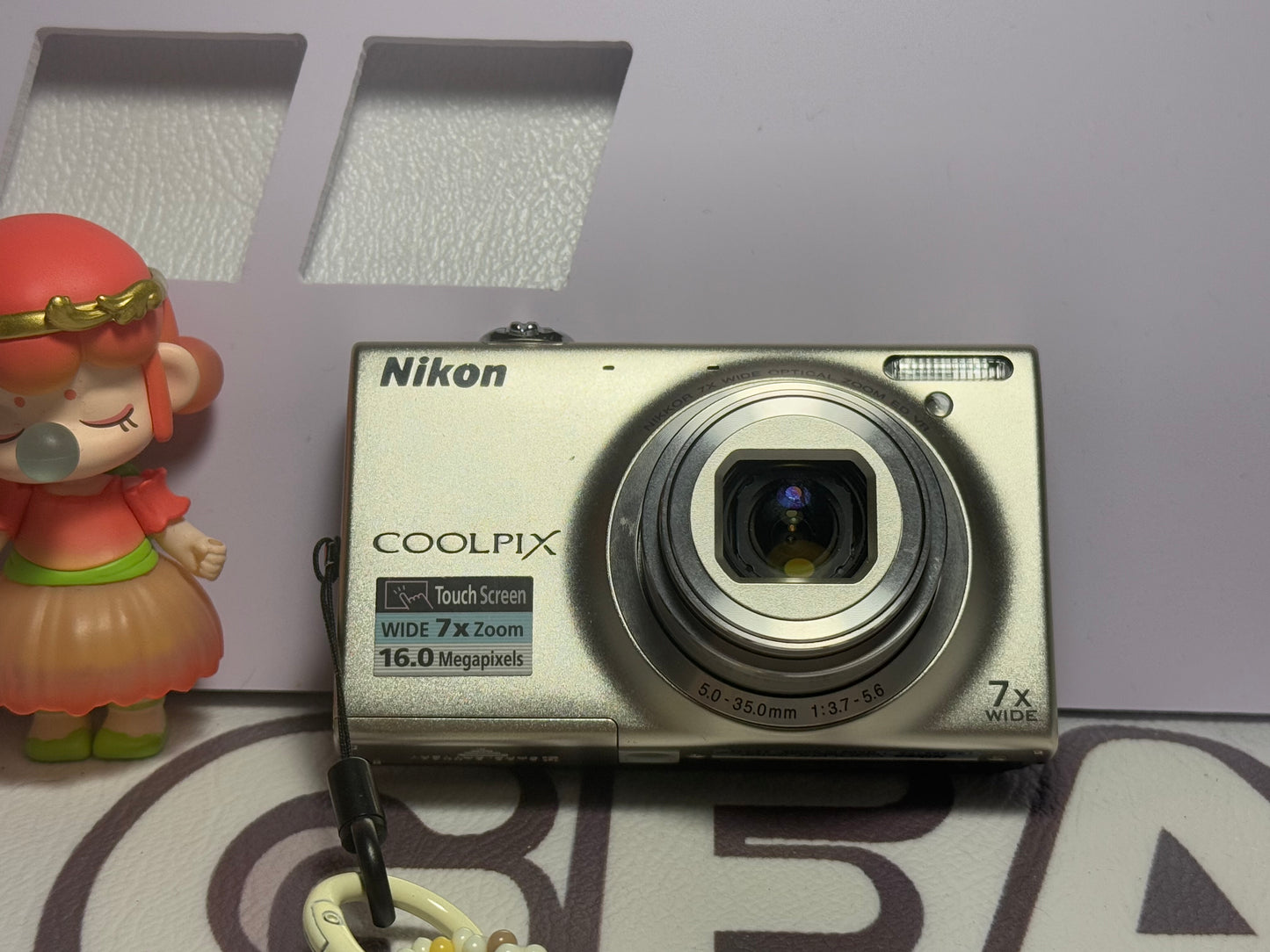 Nikon COOLPIX S6100 Digital Camera SILVER 16.0MP - 7x / HD