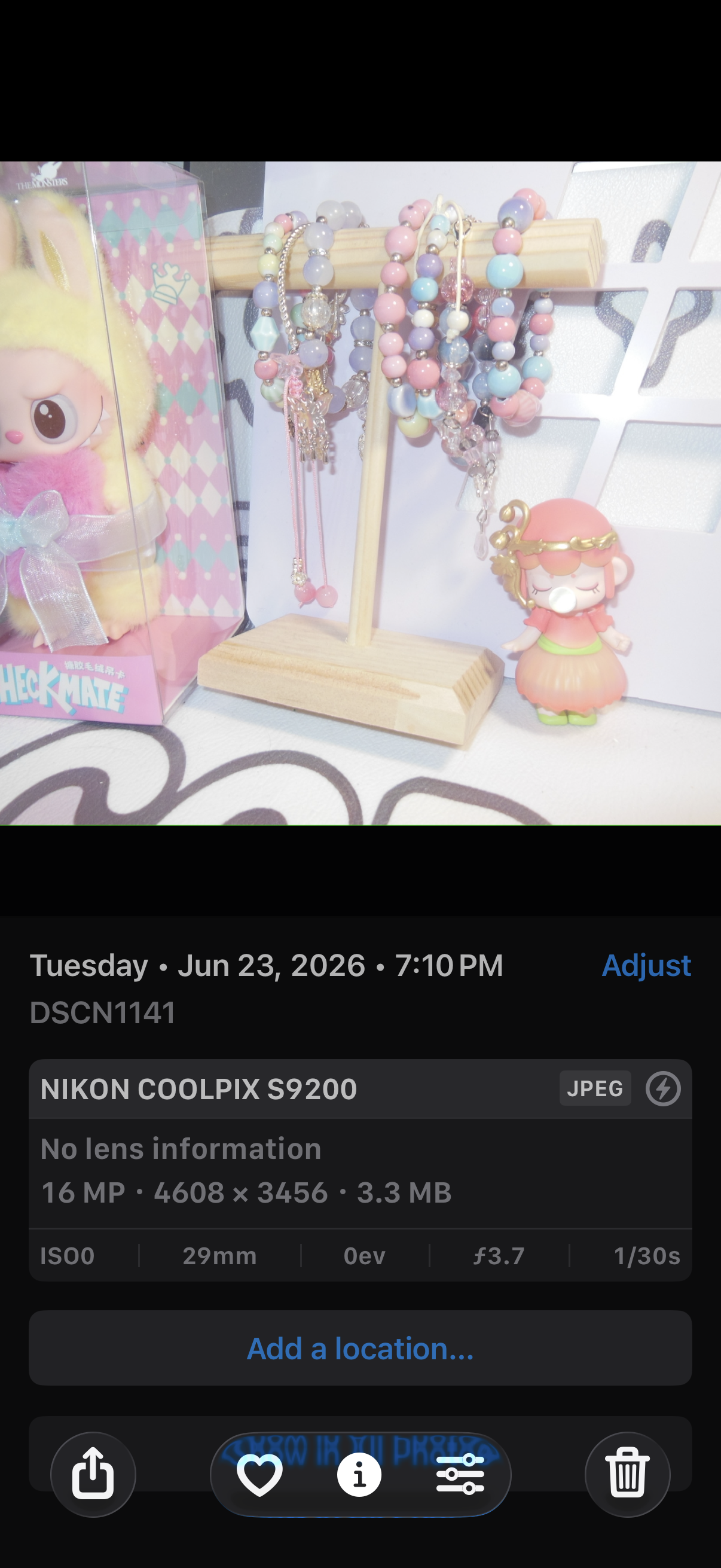 Nikon COOLPIX S9200 12.1MP 18x Optical Zoom Digital Camera