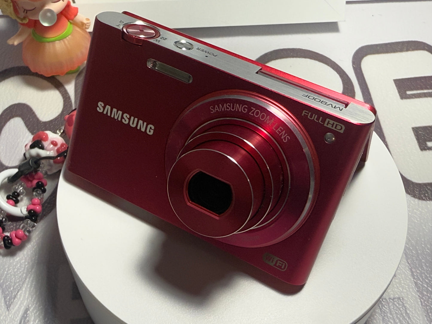 Samsung MV900f Flip-out 5x Optical Zoom Wifi Touch Screen Camera