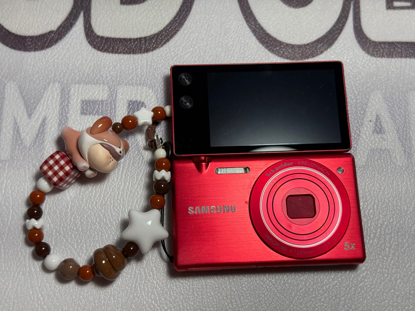 Samsung MV800 Flip-out 5x Zoom 16 Megapixels Touch English