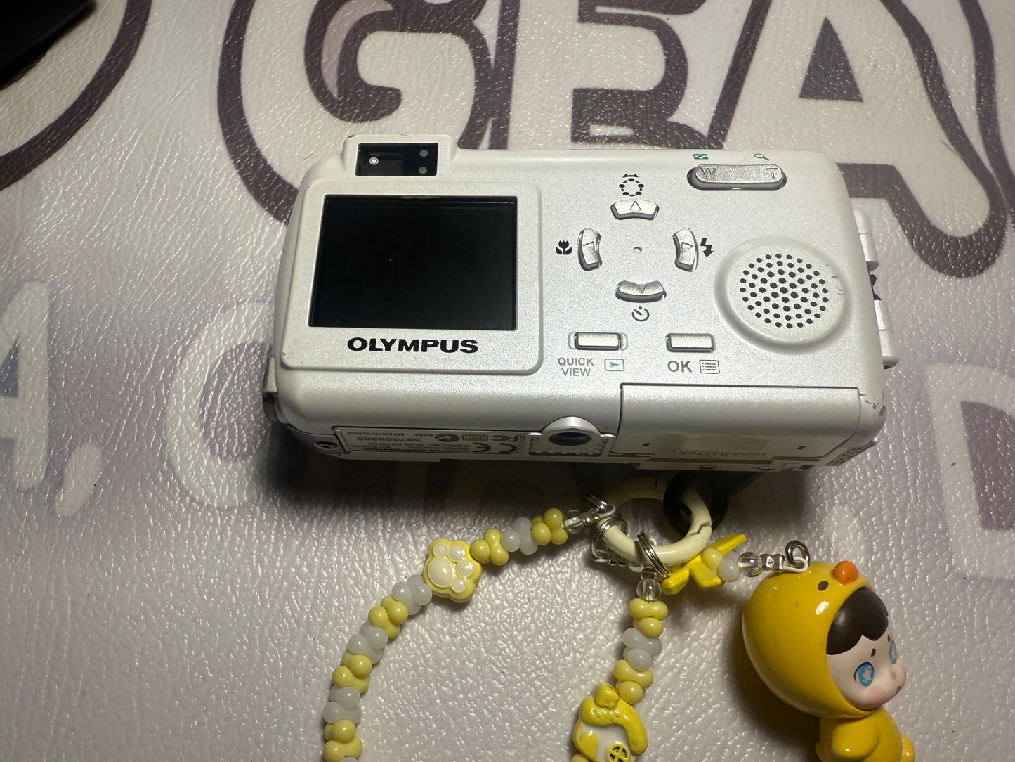 Olympus Stylus 410 Digital Camera (white)