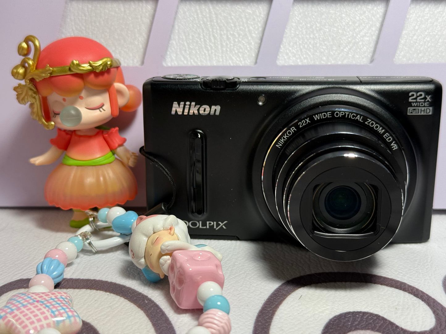 Nikon COOLPIX S9600 Compact Digital Camera 16.0MP 22x Optical Zoom