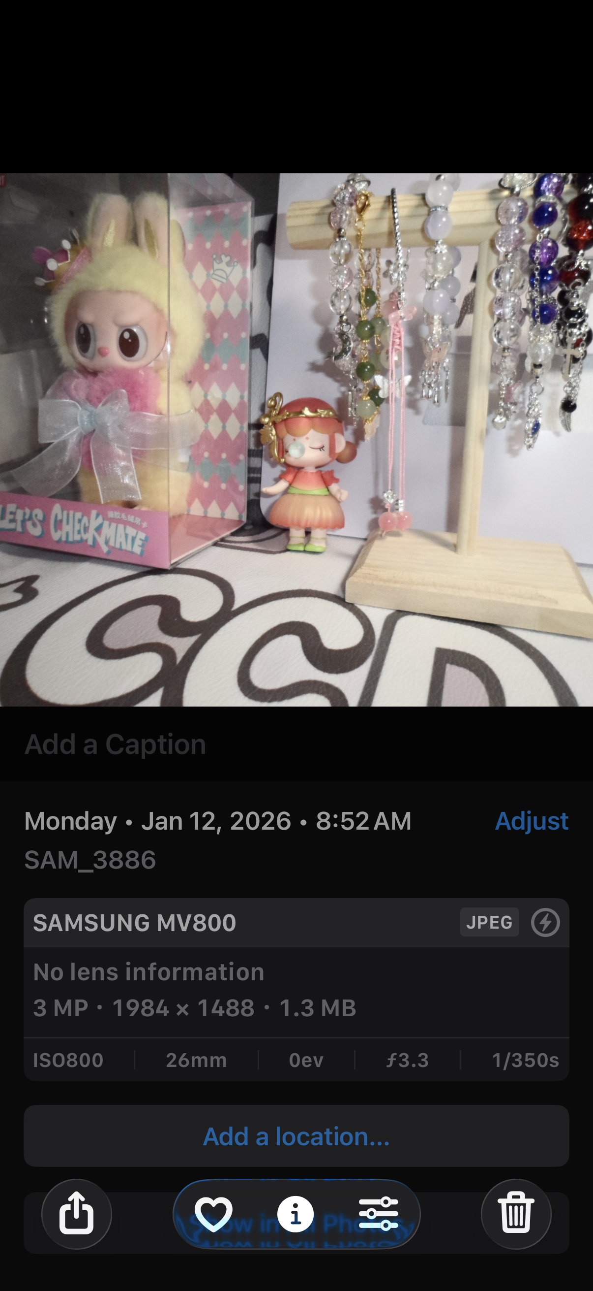 Samsung MV800 Flip-out 5x Zoom 16 Megapixels Touch English