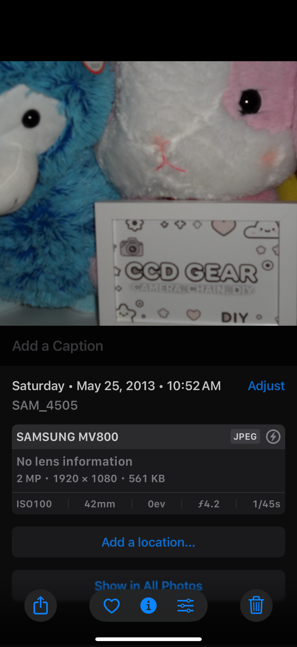 Samsung MV800 Flip-out 5x Zoom 16 Megapixels Touch English