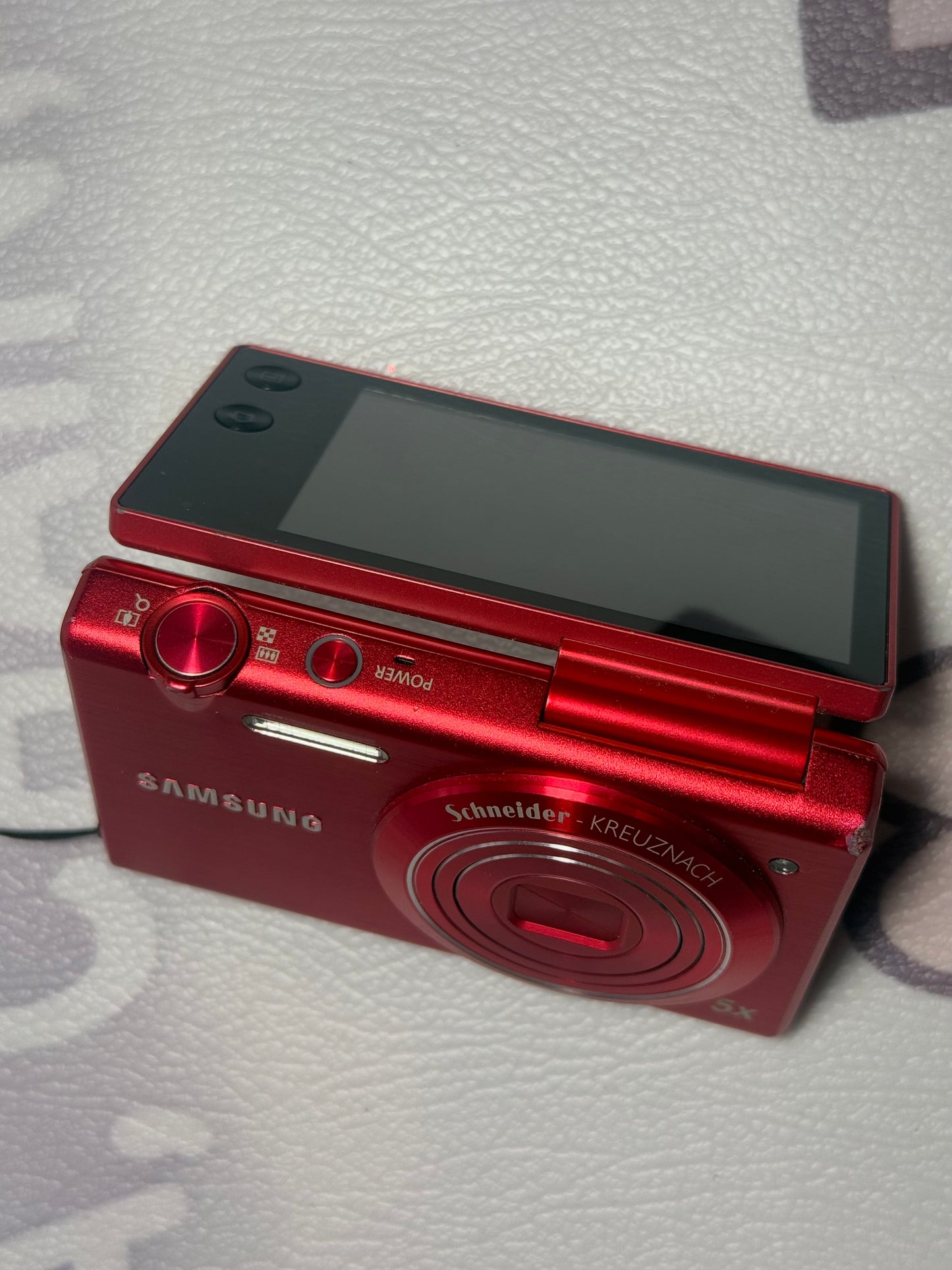 Samsung MV800 Flip-out 5x Zoom 16 Megapixels Touch English