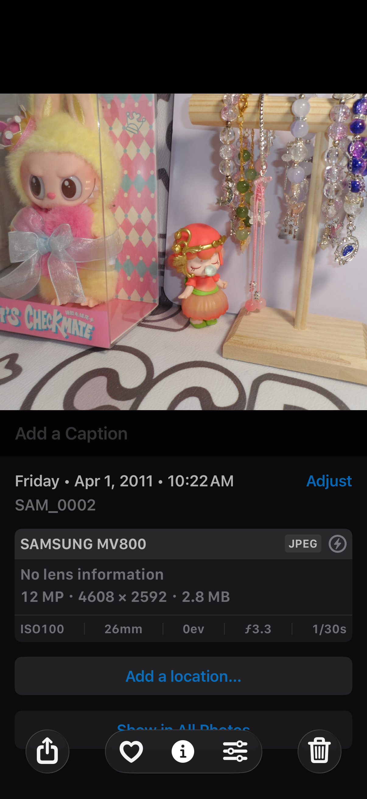 Samsung MV800 Flip-out 5x Zoom 16 Megapixels Touch English