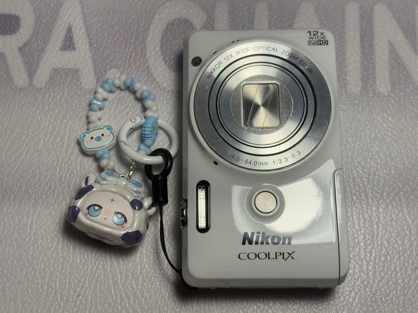 Nikon COOLPIX S6900 16.0MP Digital Camera - White