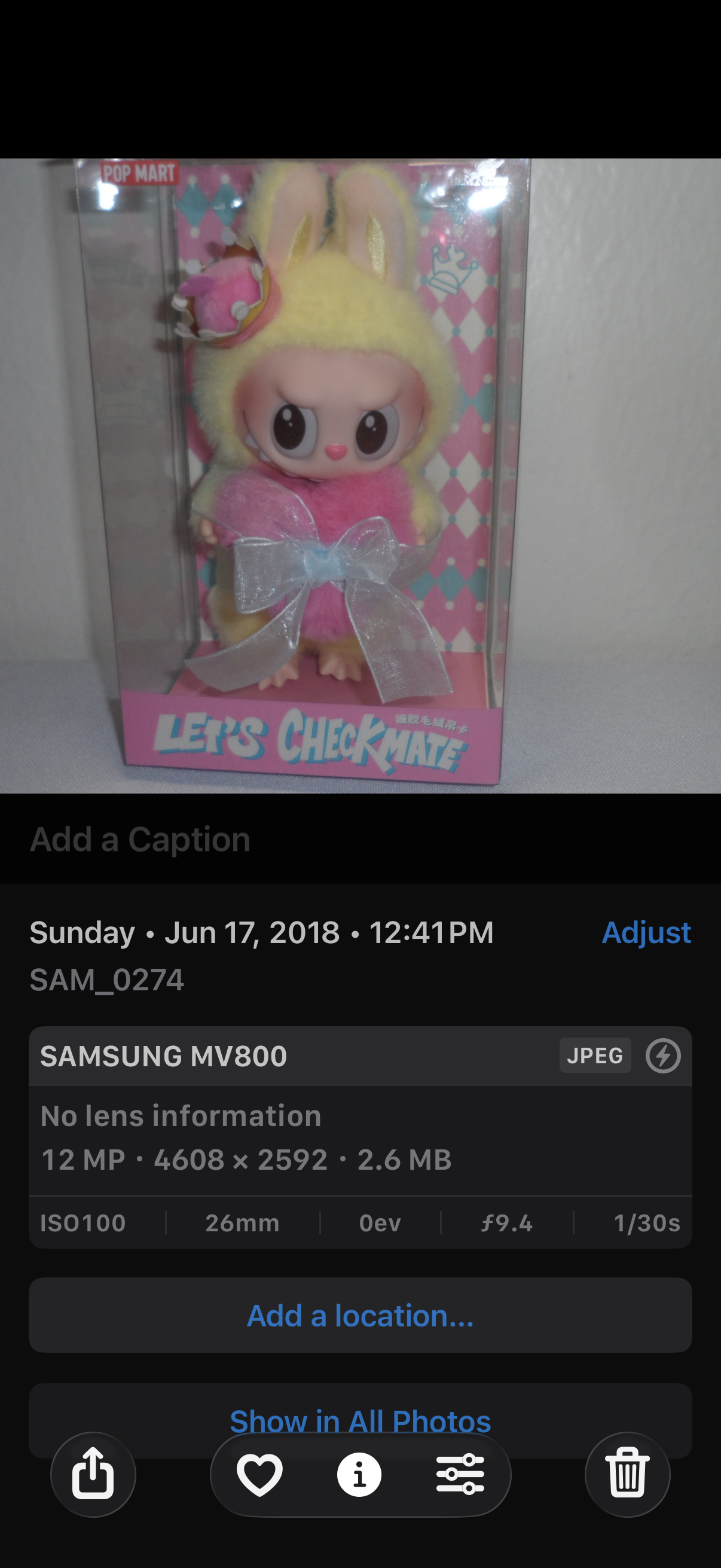 Samsung MV800 Flip-out 5x Zoom 16 Megapixels Touch English