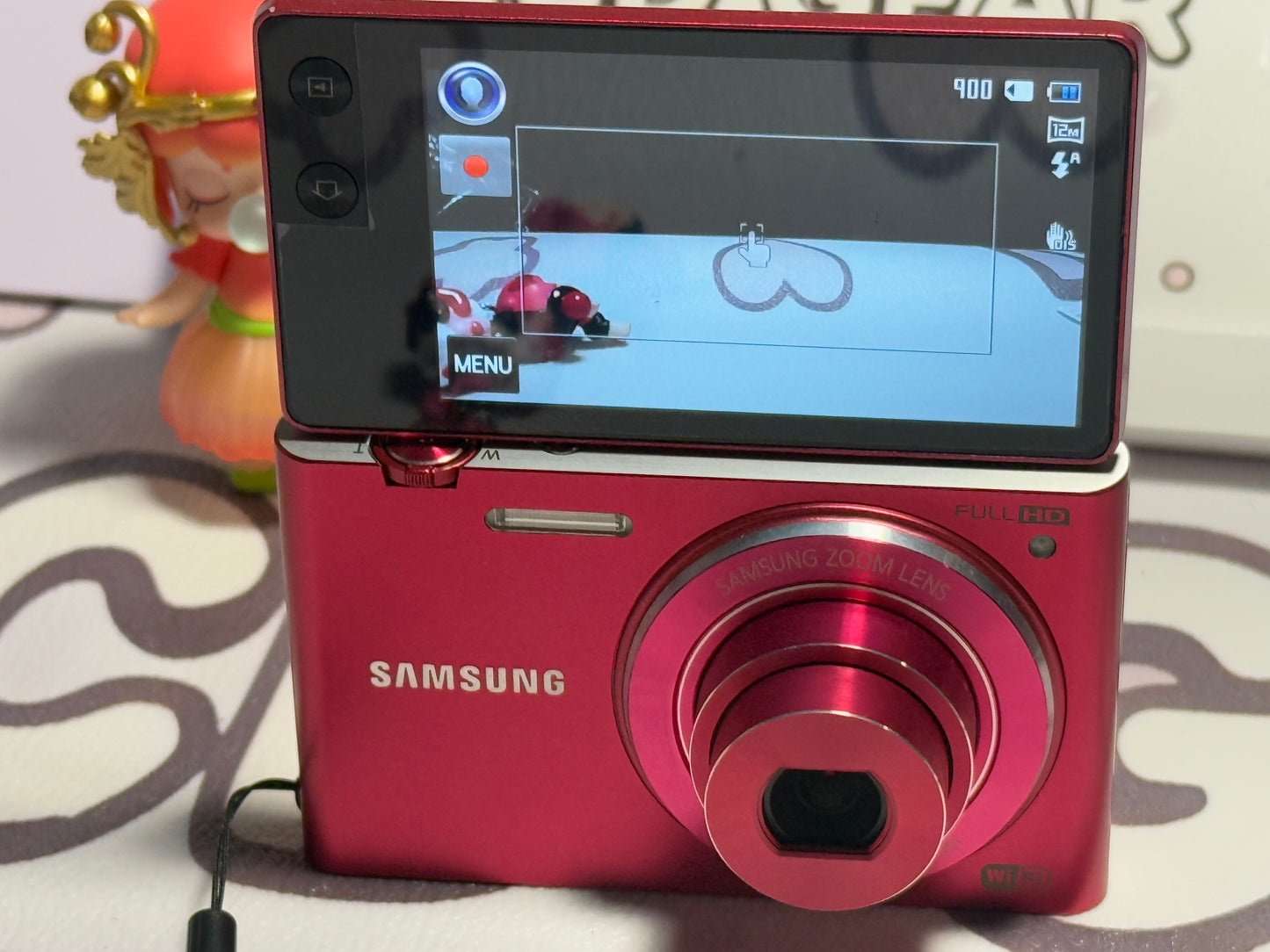 Samsung MV900f Flip-out 5x Optical Zoom Wifi Touch Screen Camera