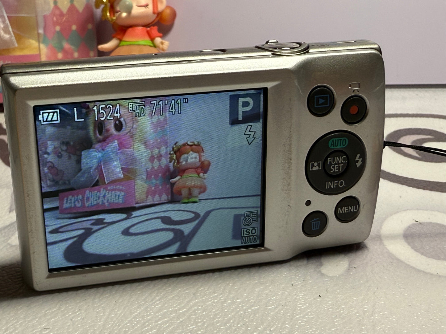 Canon PowerShot ELPH 180 20 MP 8x Zoom Digital Camera Silver