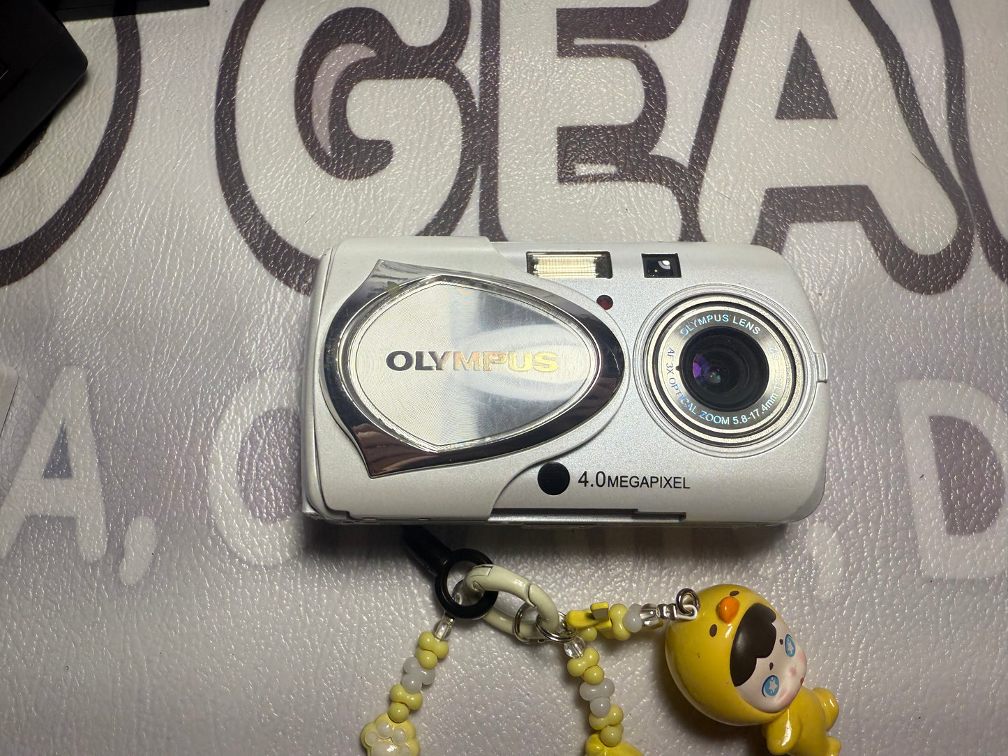 Olympus Stylus 410 Digital Camera (white)