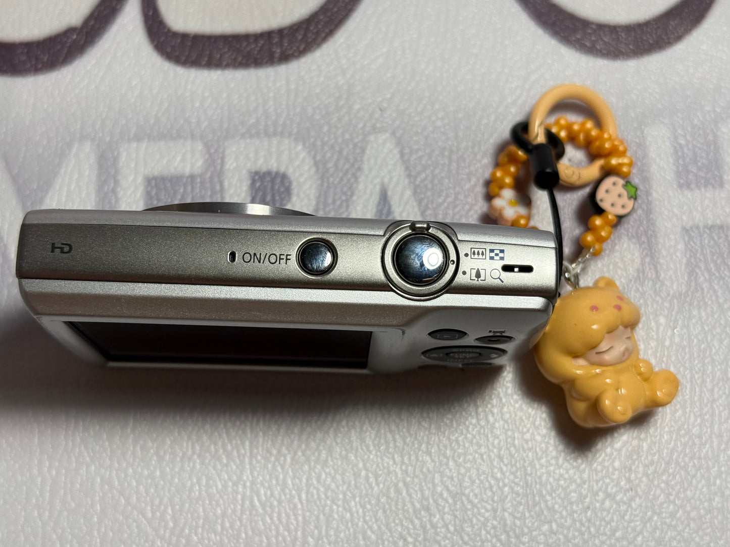 Canon PowerShot ELPH 180 20 MP 8x Zoom Digital Camera Silver