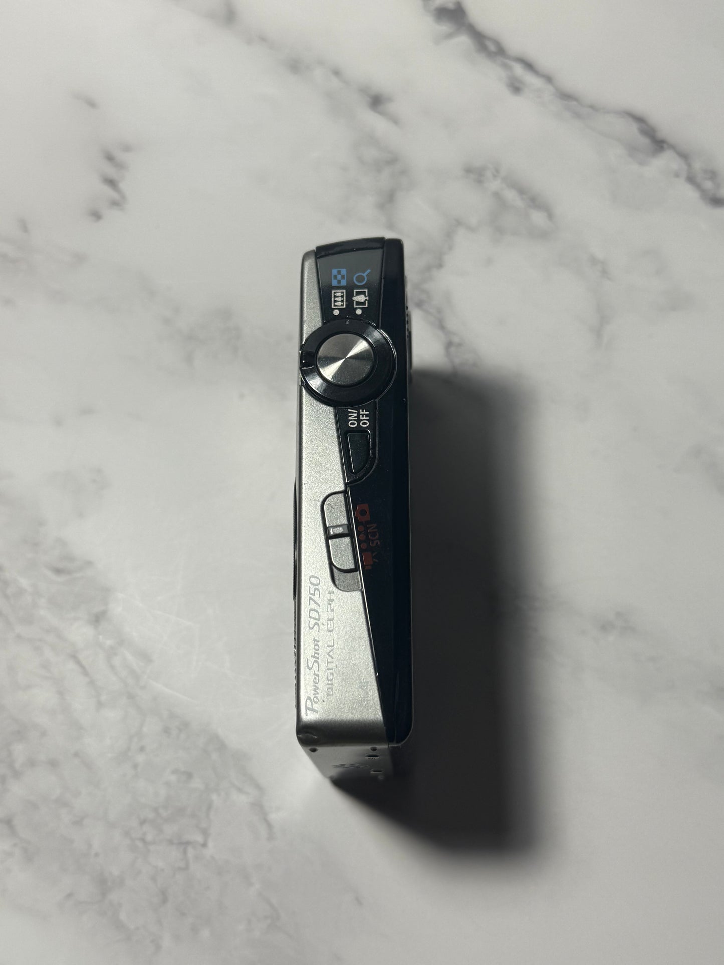 Canon PowerShot Digital SD750 IS (IXUS 75) IS Camera