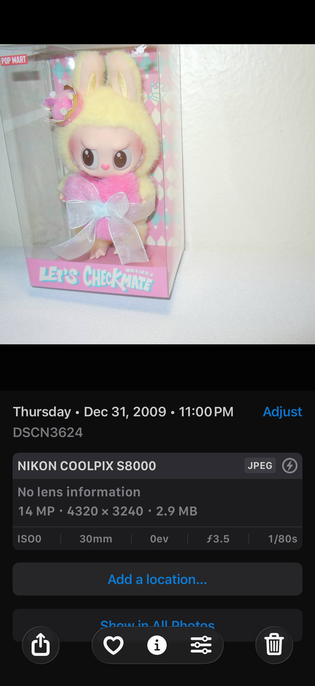 Nikon COOLPIX S8000 Digital Camera 14.2 MP 10x Optical Zoom