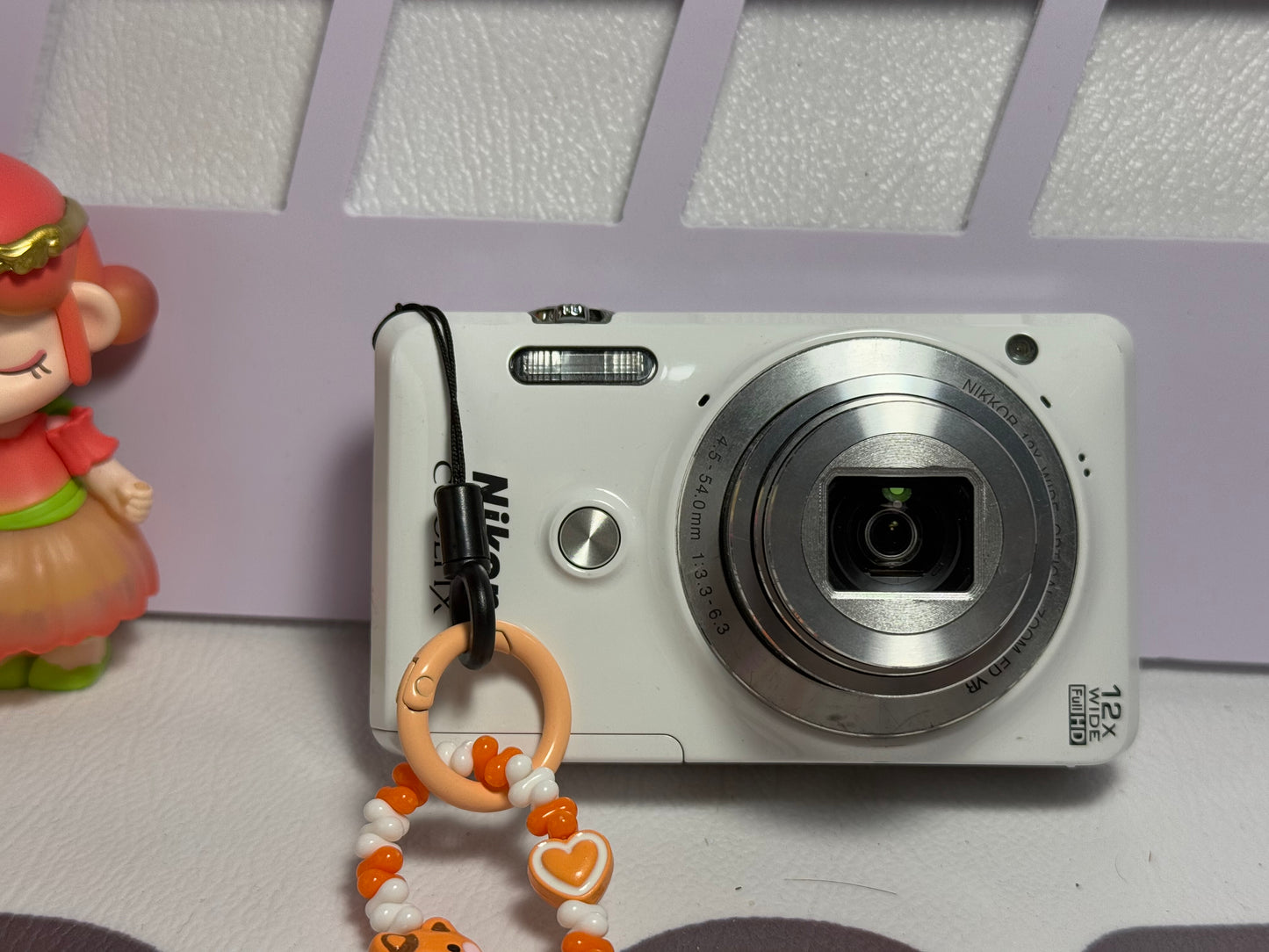 Nikon COOLPIX S6900 16.0MP Digital Camera - White
