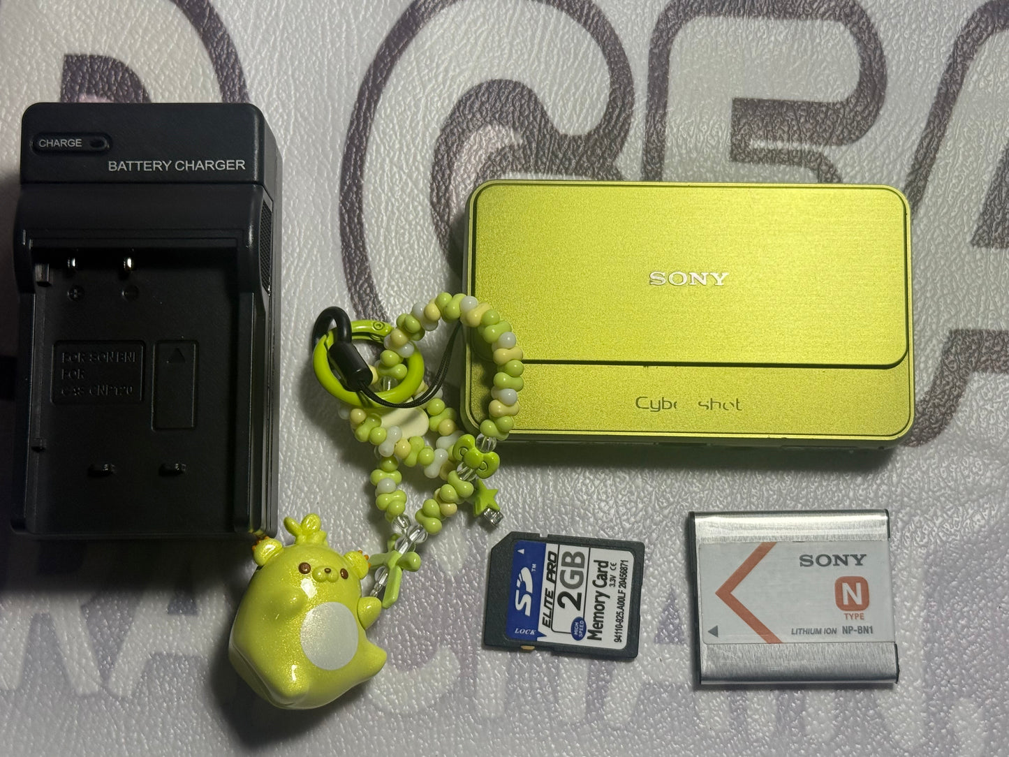 SONY DSC-T99 Digital Camera Cyber Shot