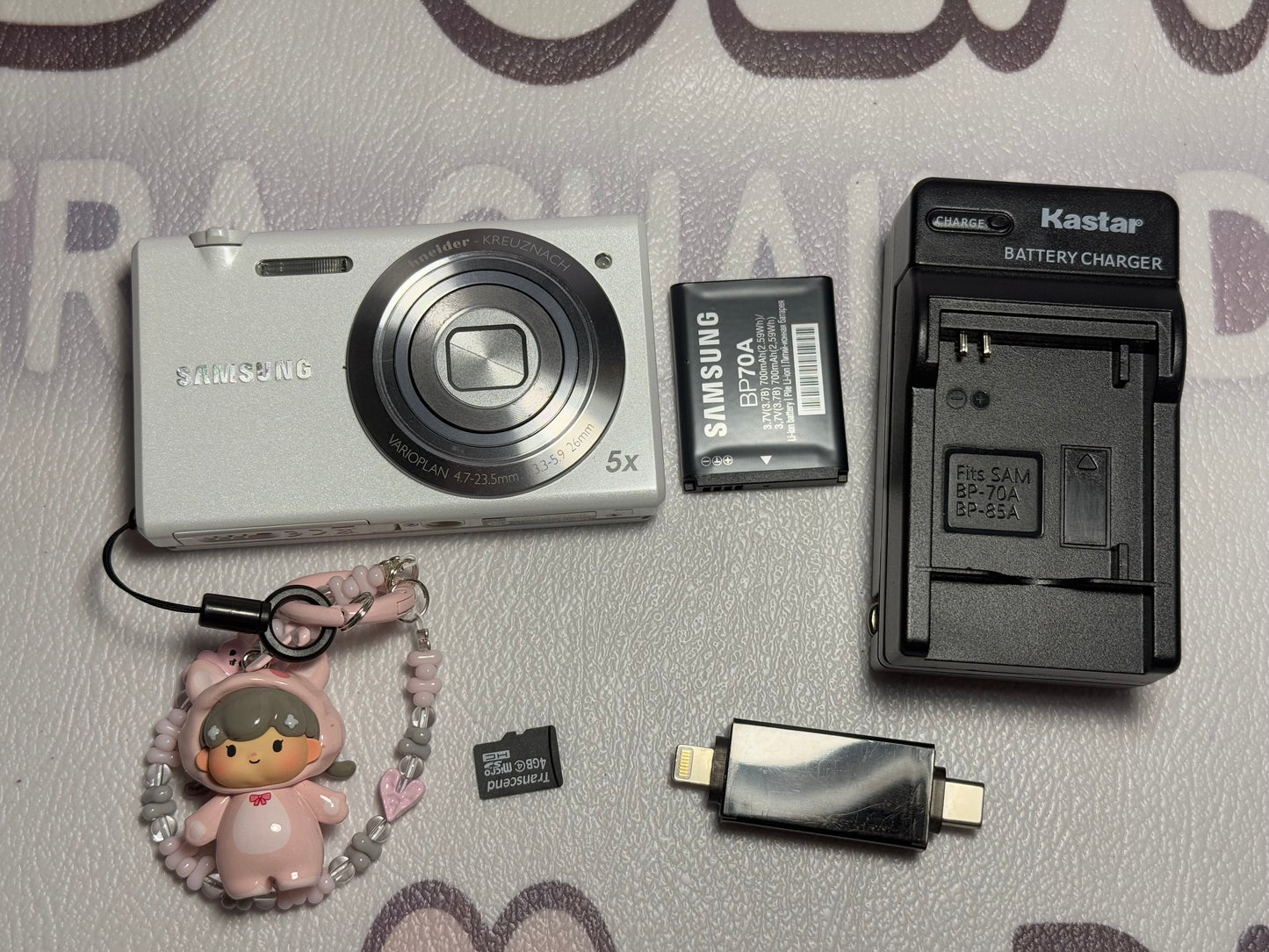 Samsung MV800 Flip-out 5x Zoom 16 Megapixels Touch English