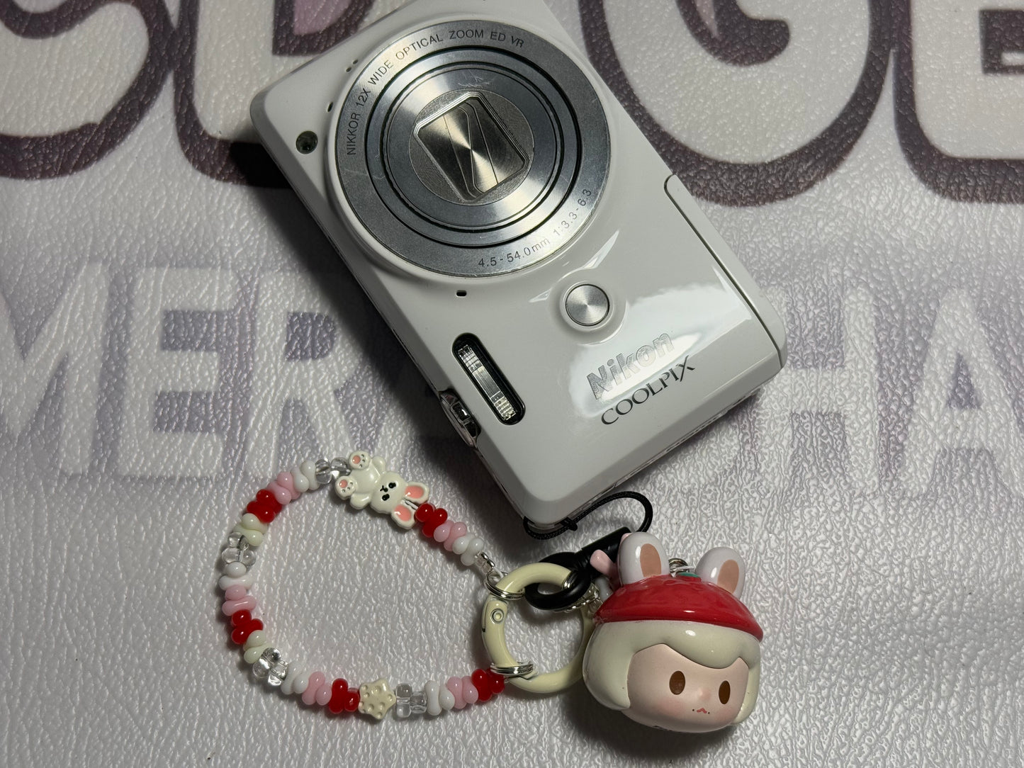 Nikon COOLPIX S6900 16.0MP Digital Camera - White