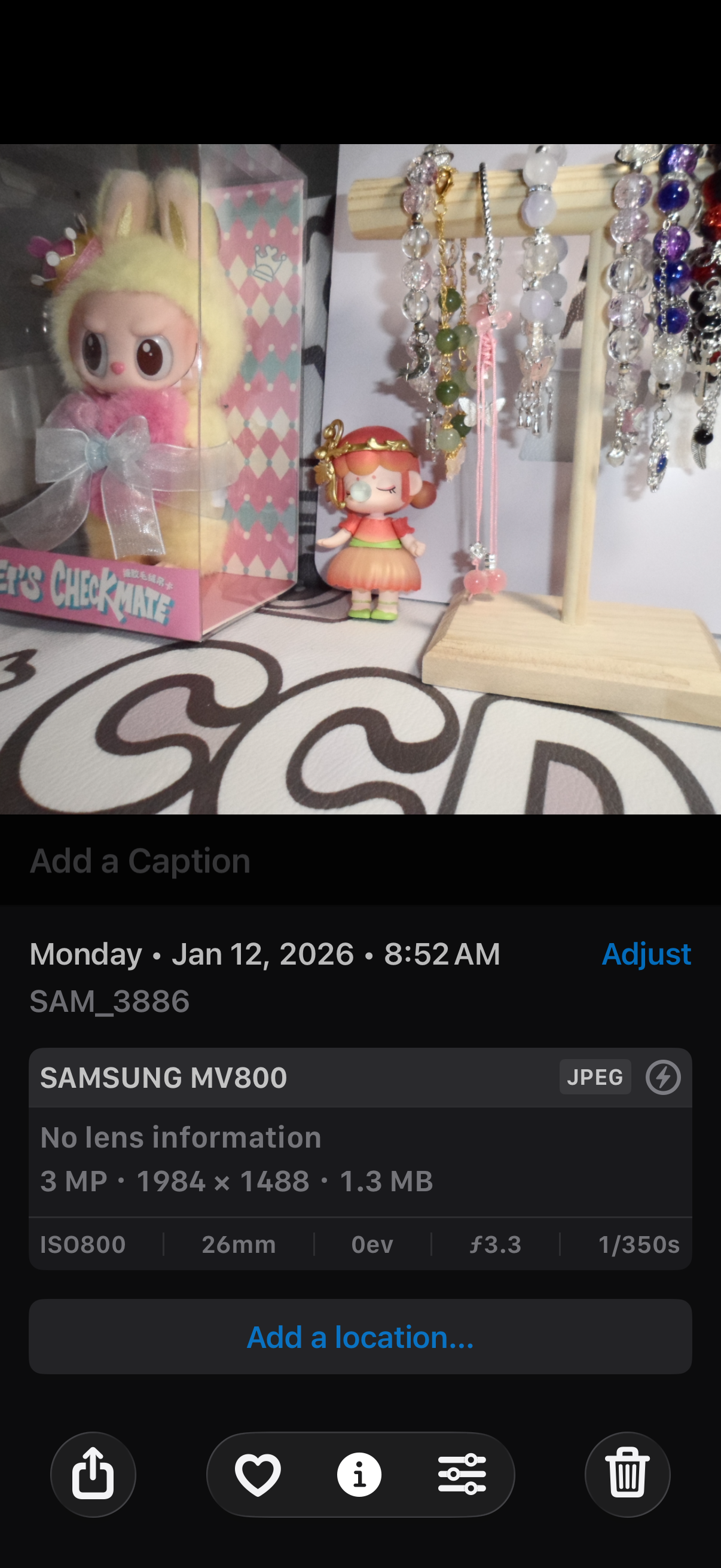 Samsung MV800 Flip-out 5x Zoom 16 Megapixels Touch English