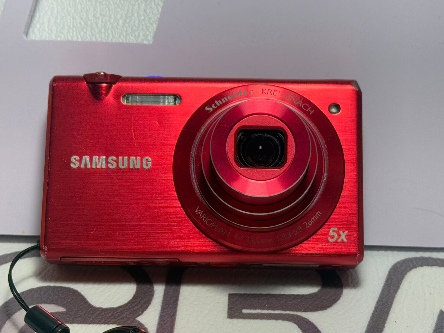 Samsung MV800 Flip-out 5x Zoom 16 Megapixels Touch English