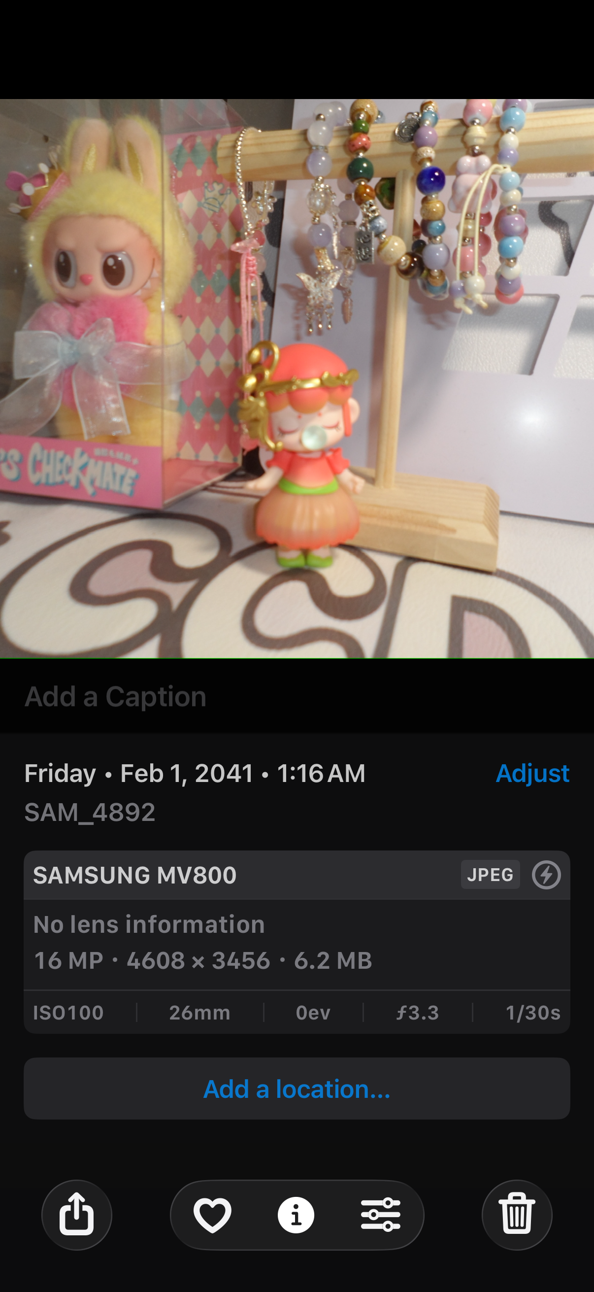 Samsung MV800 Flip-out 5x Zoom 16 Megapixels Touch English