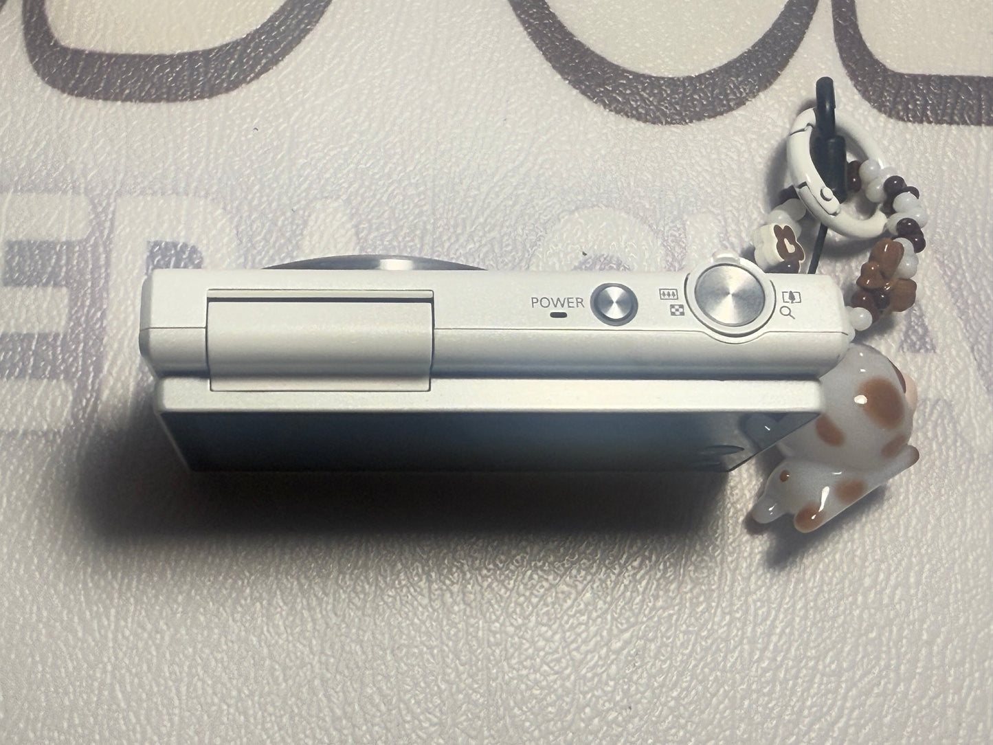 Samsung MV800 Flip-out 5x Zoom 16 Megapixels Touch English