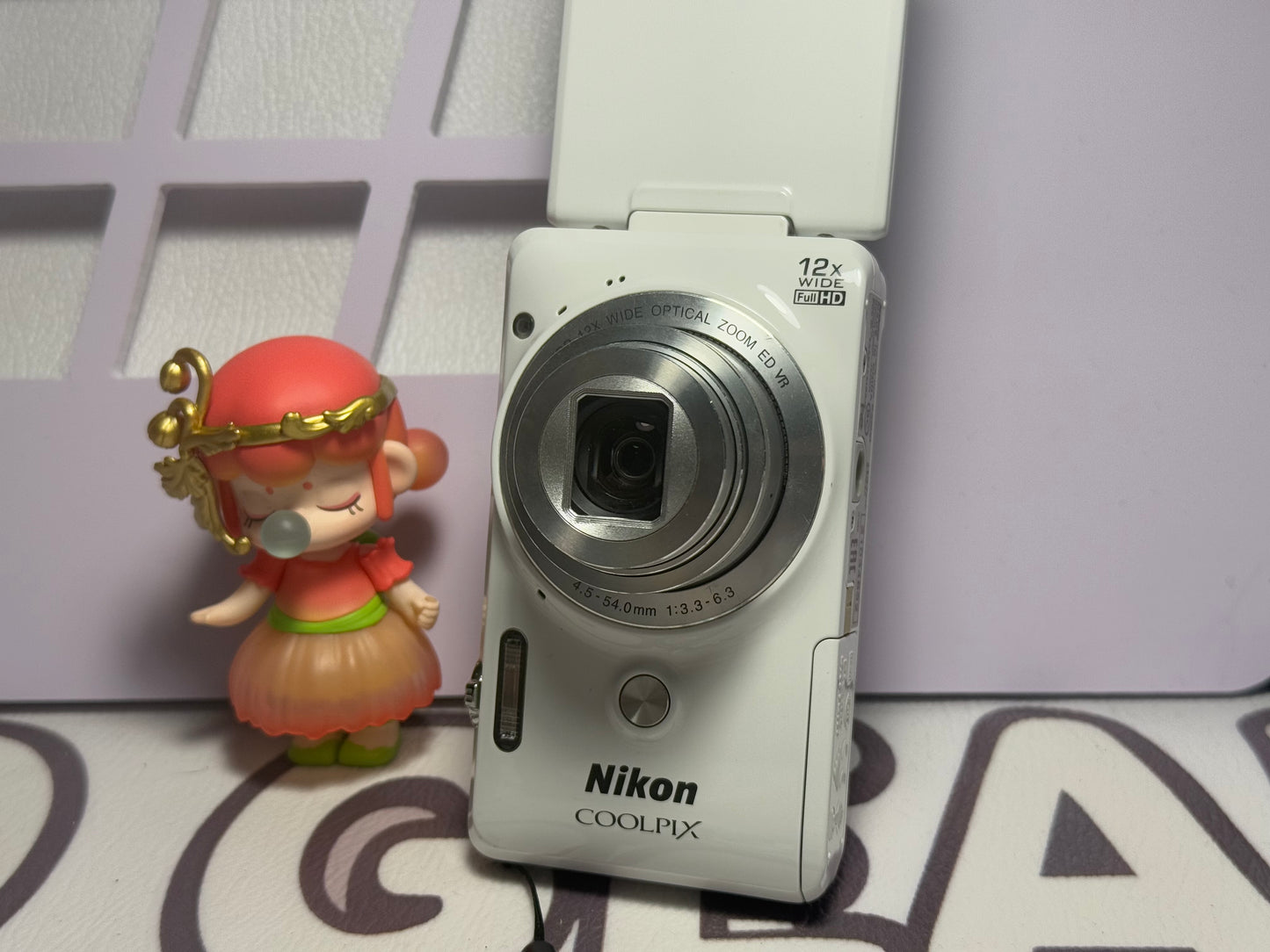 Nikon COOLPIX S6900 16.0MP Digital Camera - White
