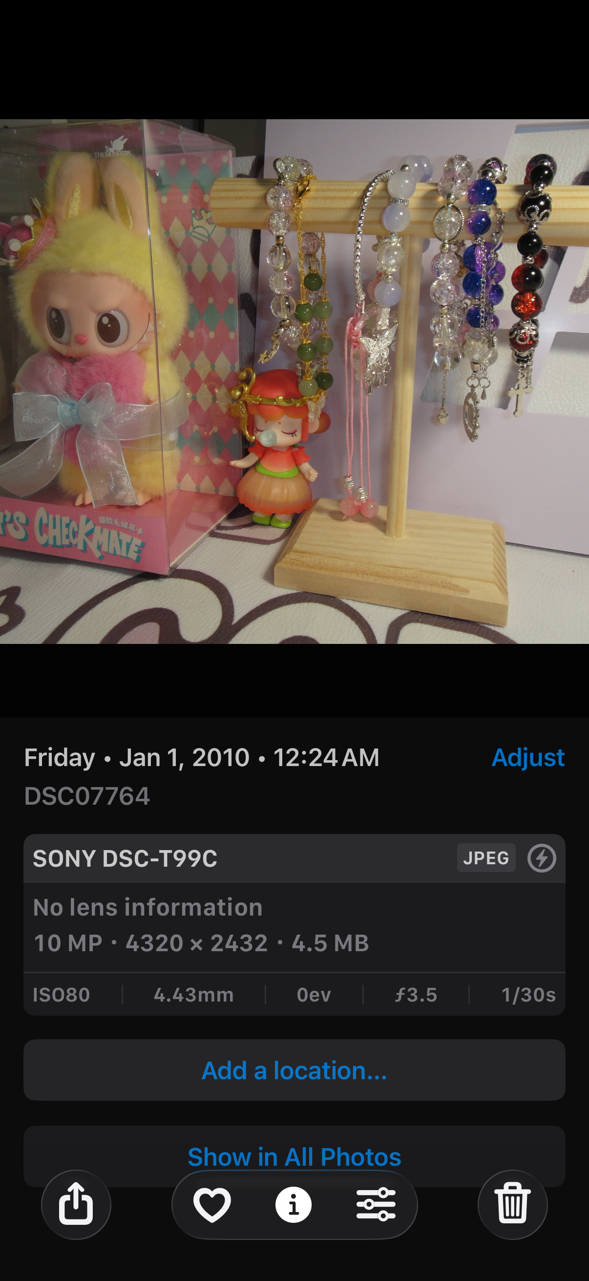 SONY Cyber Shot DSC-T99C 14.1MP Digital Camera