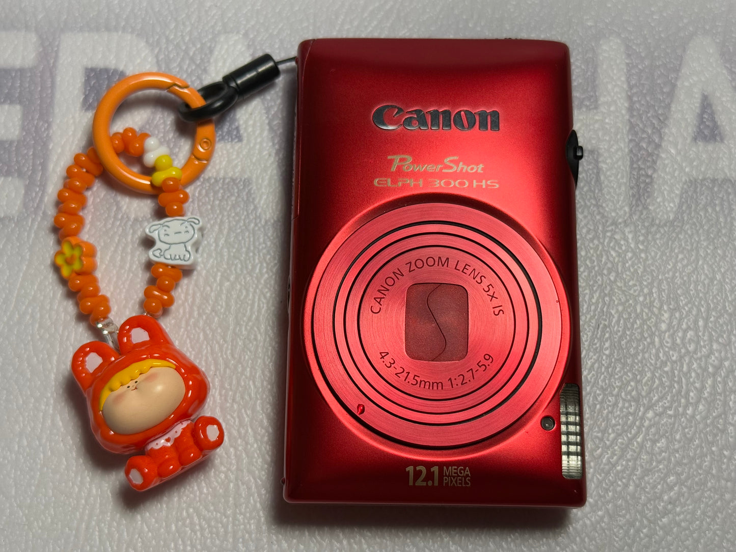 Canon PowerShot ELPH 300 HS / IXUS 220 HS 12.1MP Digital Camera - BLACK