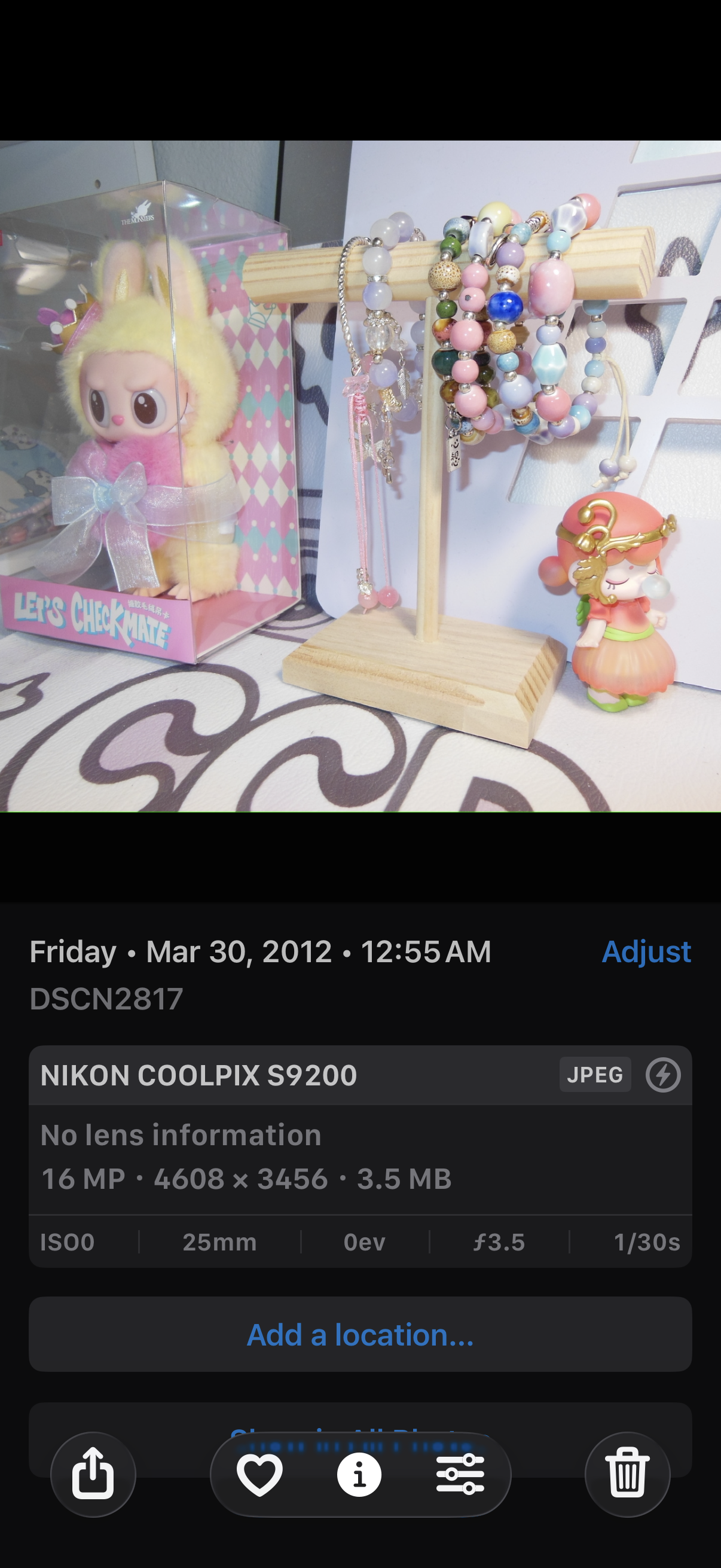Nikon COOLPIX S9200 12.1MP 18x Optical Zoom Digital Camera