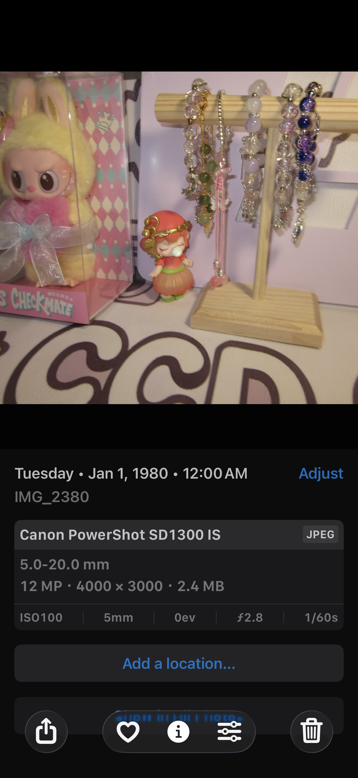 Canon PowerShot Digital SD1300 IS (IXUS 105) IS Camera