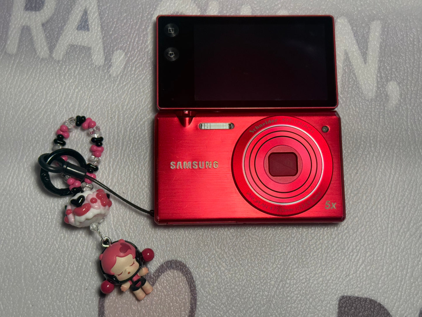 Samsung MV800 Flip-out 5x Zoom 16 Megapixels Touch English