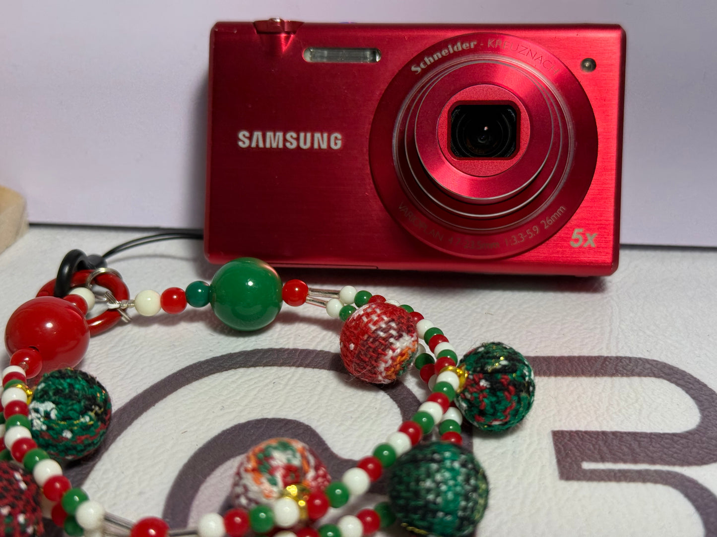 Samsung MV800 Flip-out 5x Zoom 16 Megapixels Touch English