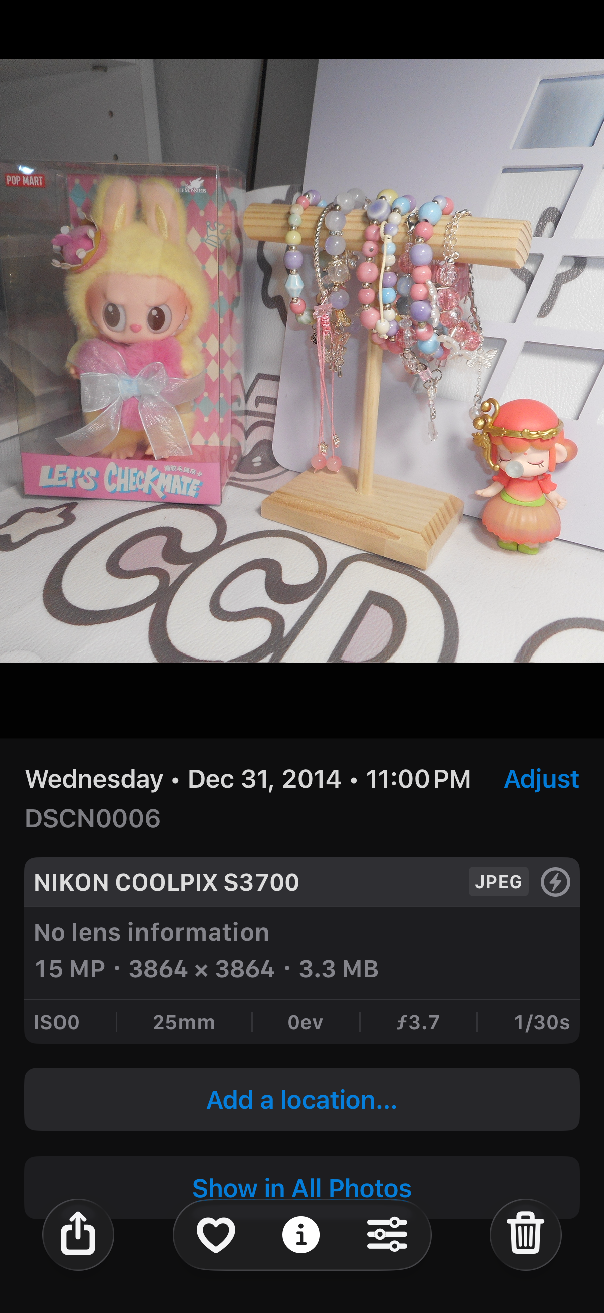 Nikon COOLPIX S3700 20.1MP Red Digital Camera