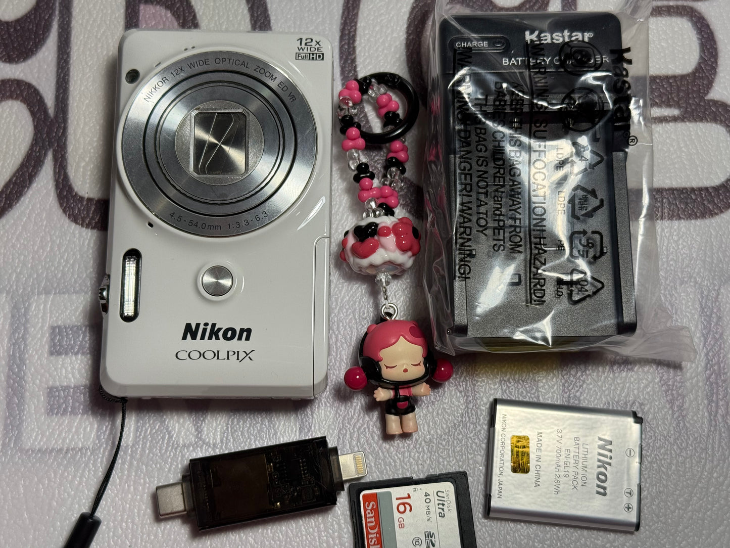 Nikon COOLPIX S6900 16.0MP Digital Camera - White