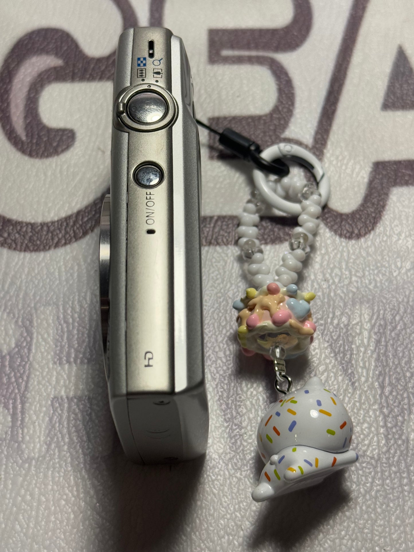 Canon PowerShot ELPH 180 20 MP 8x Zoom Digital Camera Silver
