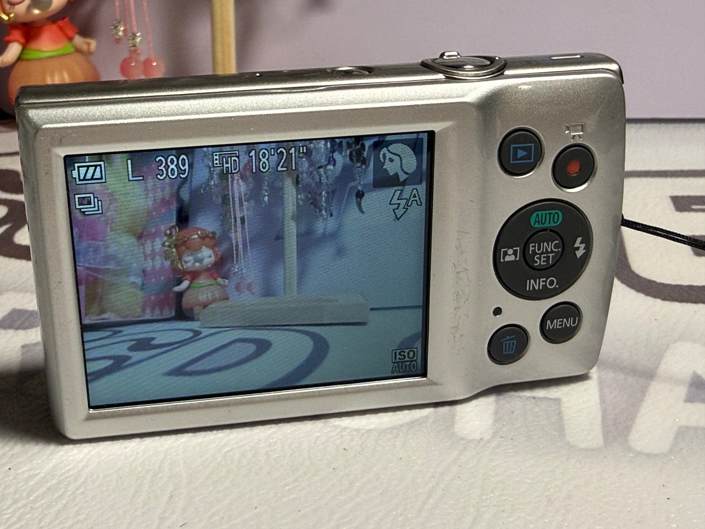 Canon PowerShot ELPH 180 20 MP 8x Zoom Digital Camera Silver