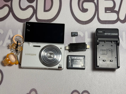 Samsung MV800 Flip-out 5x Zoom 16 Megapixels Touch English