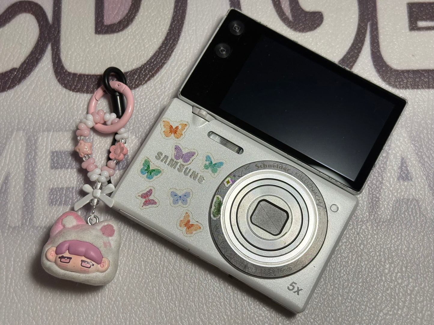 Samsung MV800 Flip-out 5x Zoom 16 Megapixels Touch English