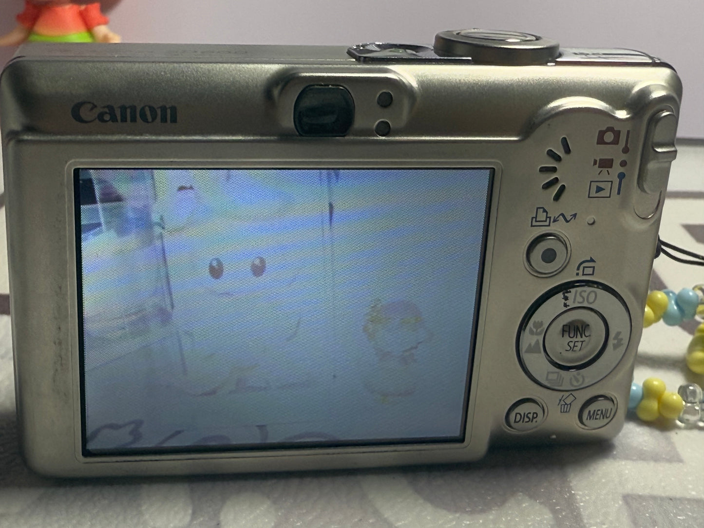 Canon PowerShot SD600 （ixus60）Digital ELPH 6MP Camera