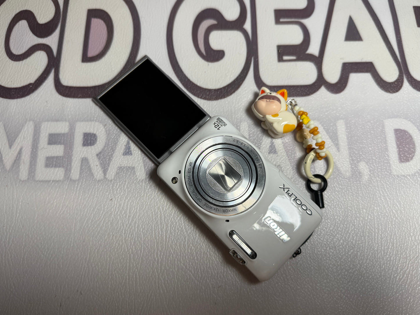 Nikon COOLPIX S6600 White 16.0MP Digital Camera