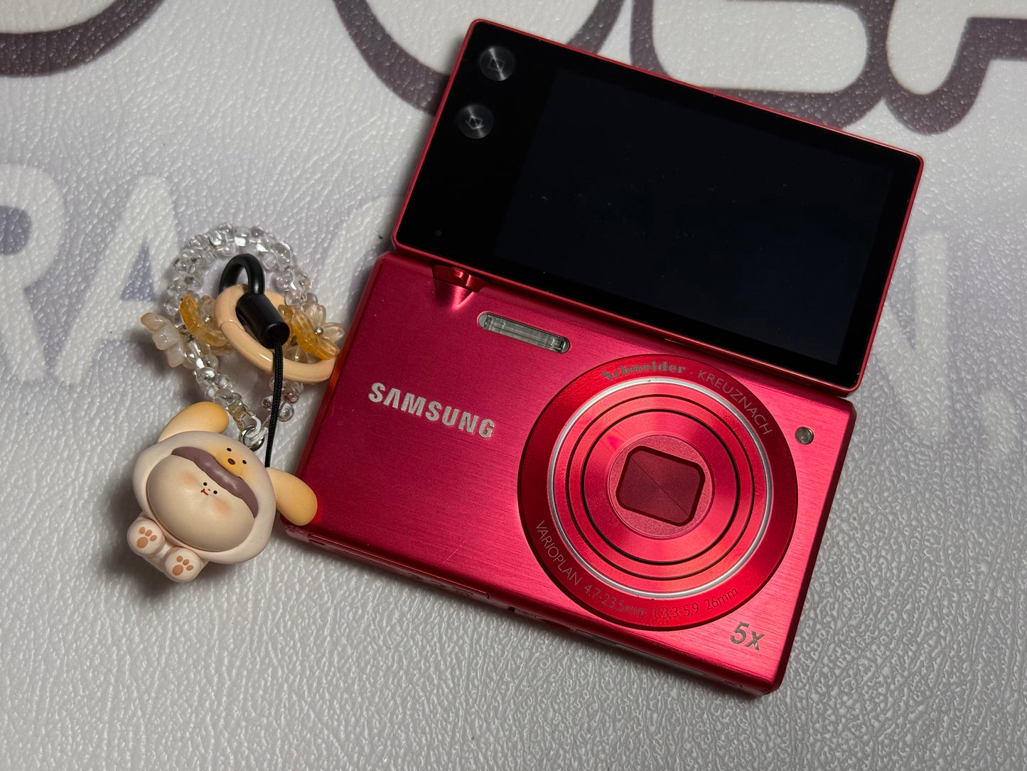 Samsung MV800 Flip-out 5x Zoom 16 Megapixels Touch English