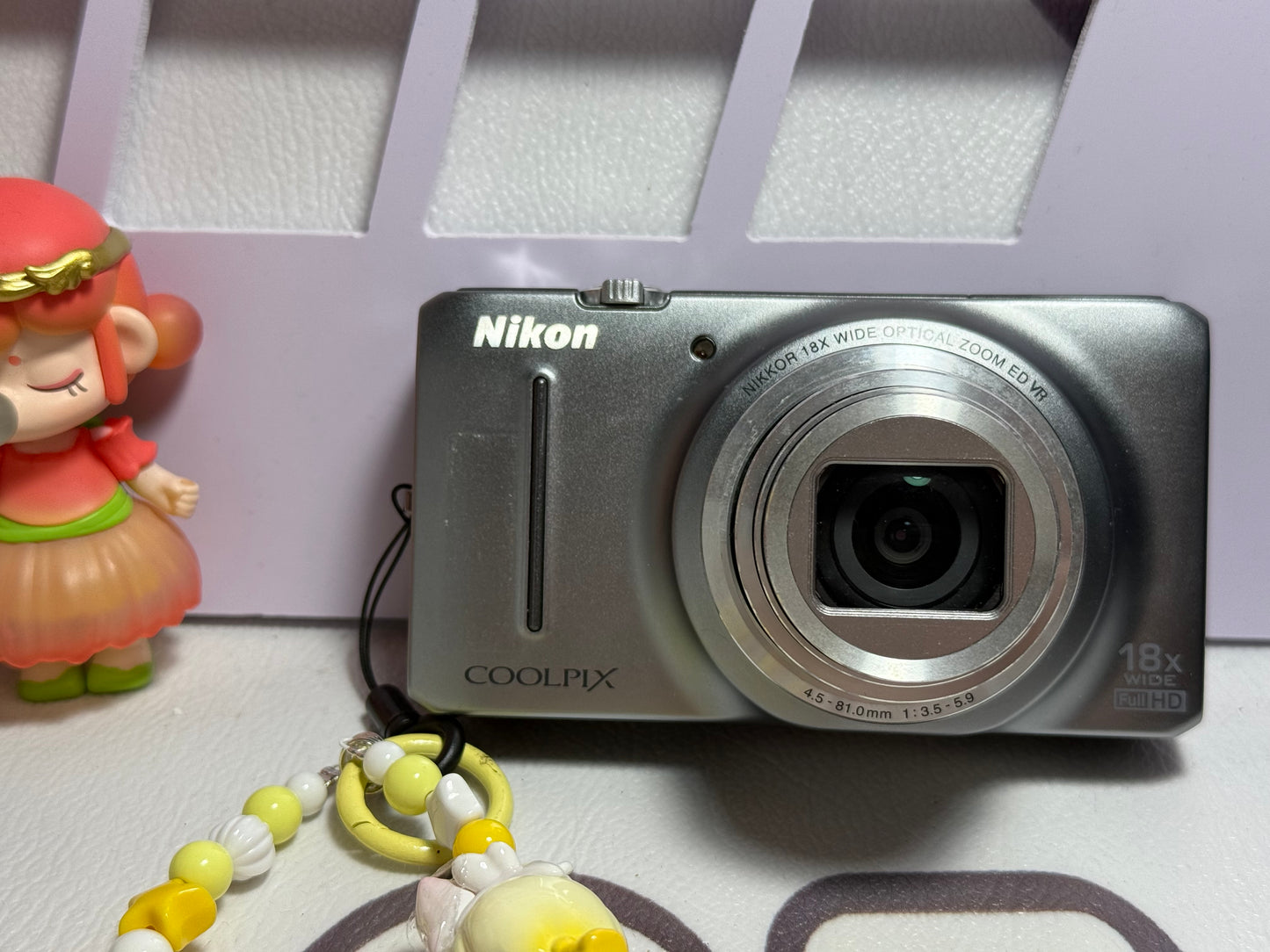 Nikon COOLPIX S9200 12.1MP 18x Optical Zoom Digital Camera