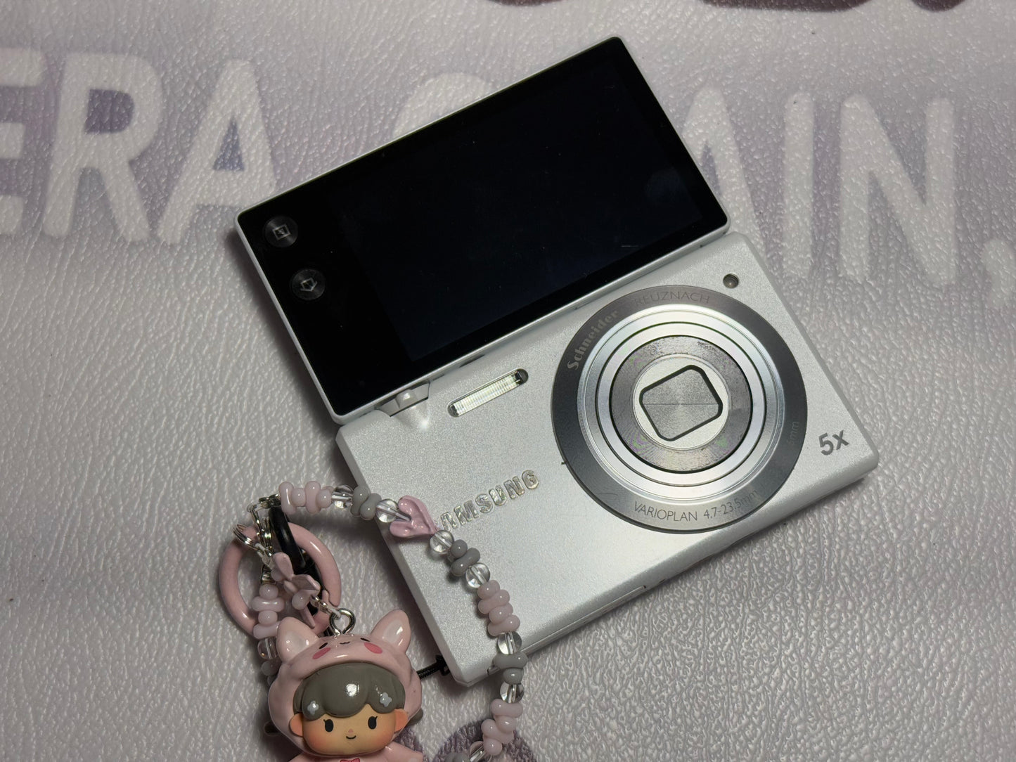 Samsung MV800 Flip-out 5x Zoom 16 Megapixels Touch English
