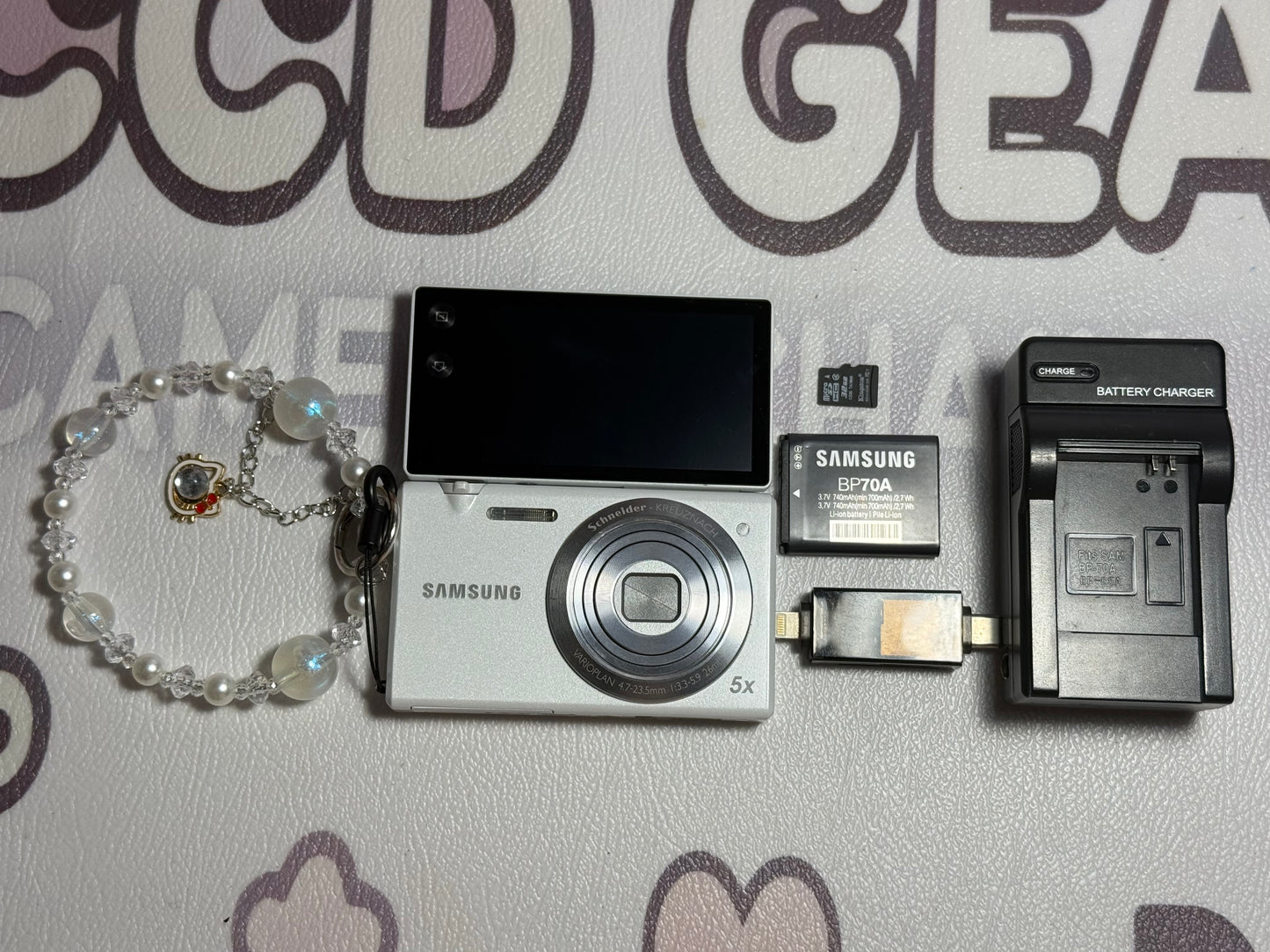 Samsung MV800 Flip-out 5x Zoom 16 Megapixels Touch English