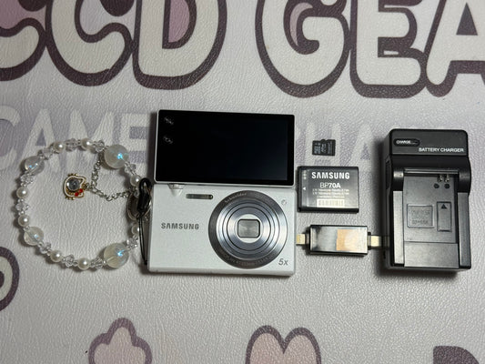 Samsung MV800 Flip-out 5x Zoom 16 Megapixels Touch English