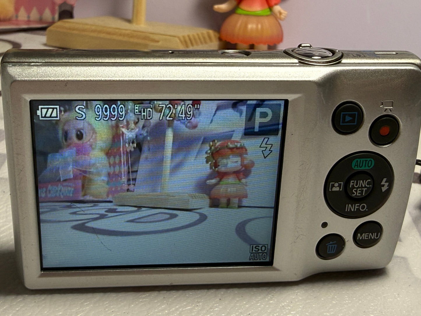Canon PowerShot ELPH 180 20 MP 8x Zoom Digital Camera Silver