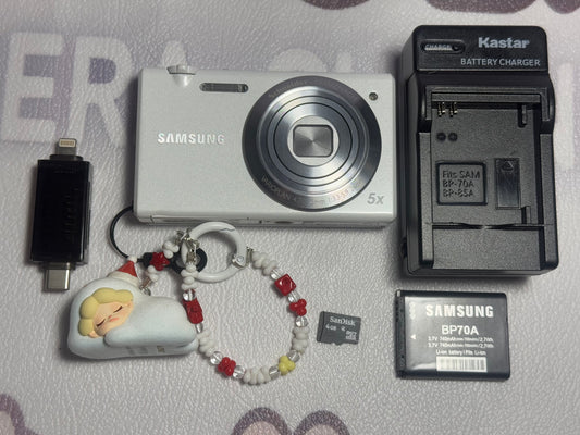Samsung MV800 Flip-out 5x Zoom 16 Megapixels Touch English