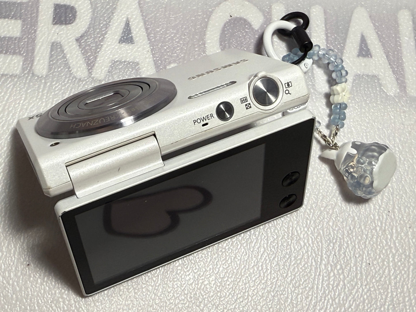 Samsung MV800 Flip-out 5x Zoom 16 Megapixels Touch English