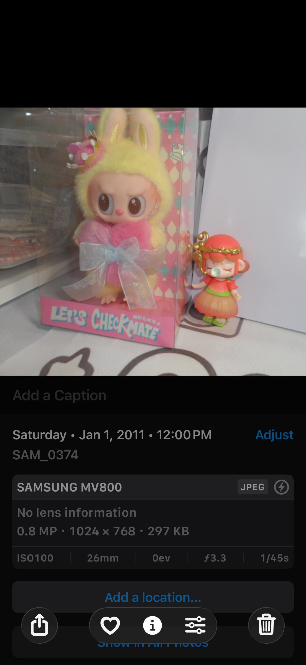 Samsung MV800 Flip-out Touch Screen Vlog Digital Camera 16.2 Megapixel